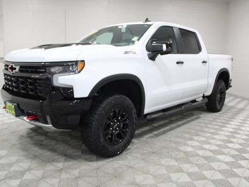 Used 2024 Chevrolet Silverado 1500 ZR2 AWD/4WD image 7