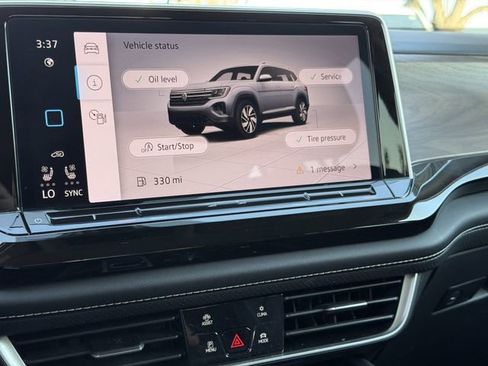 Used 2025 Volkswagen Atlas SE AWD/4WD image 15