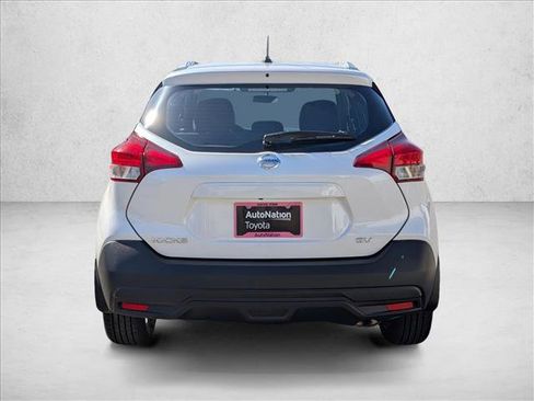 Used 2018 Nissan Kicks SV FWD image 7