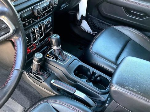Used 2019 Jeep Wrangler Unlimited Rubicon AWD/4WD image 18