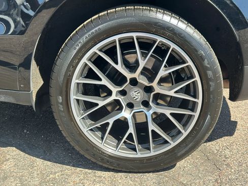 Used 2018 Porsche Macan image 10