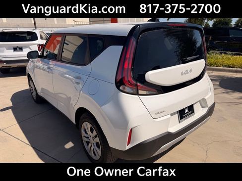 Certified 2024 Kia Soul LX FWD image 2