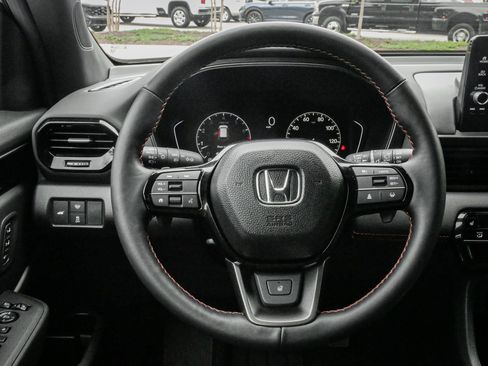 Used 2025 Honda Pilot TrailSport image 18