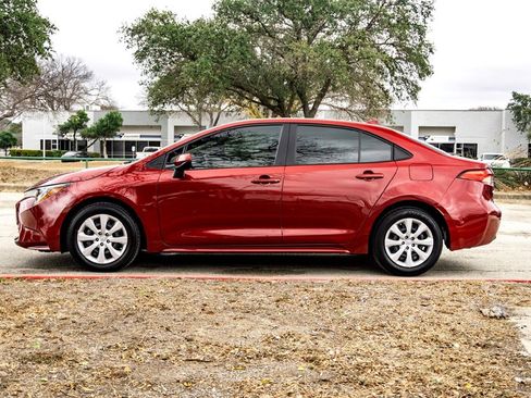 Used 2026 Toyota Corolla LE image 8