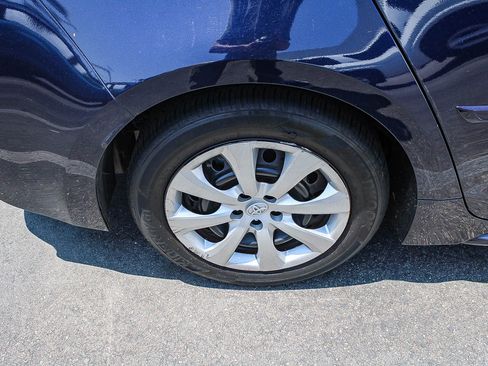 Used 2025 Toyota Corolla LE FWD image 12