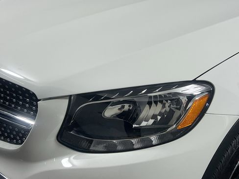 Used 2017 Mercedes-Benz GLC 300 image 11