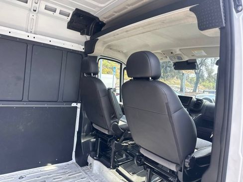 Used 2025 RAM ProMaster 2500 w/ Convenience Group FWD image 13