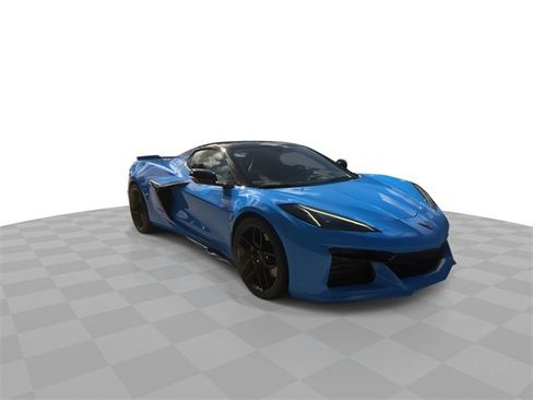 Used 2025 Chevrolet Corvette Z06 image 3