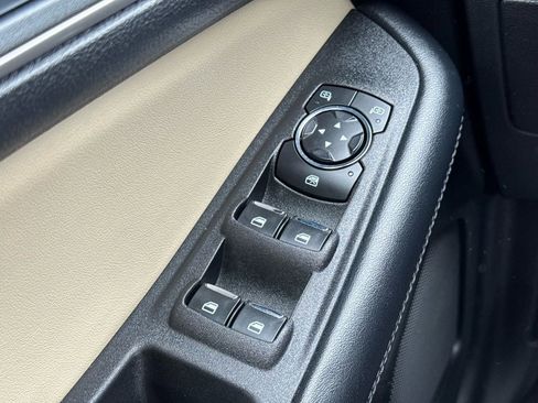 Used 2024 Ford Edge SEL image 26