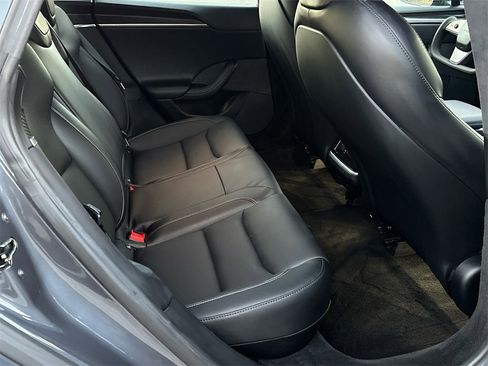 Used 2021 Tesla Model S Plaid image 15