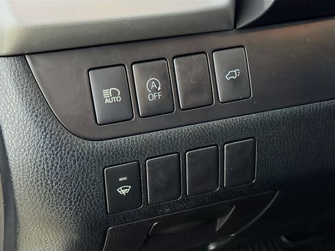 Used 2019 Toyota Highlander XLE AWD/4WD image 13