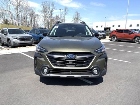 Used 2025 Subaru Outback Premium image 2