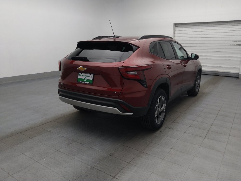 Used 2025 Chevrolet Trax LT w/ LT Convenience Package FWD image 9