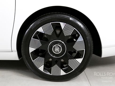 Certified 2023 Rolls-Royce Phantom Sedan w/ The Phantom Package image 42