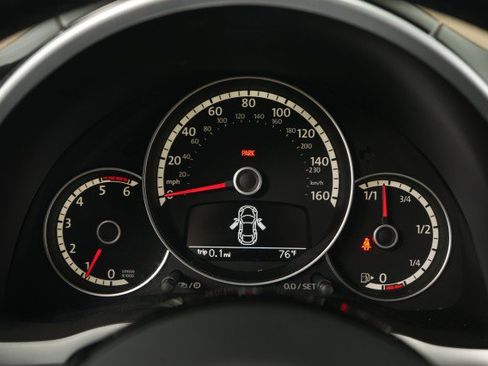 Used 2013 Volkswagen Beetle TDI FWD image 36