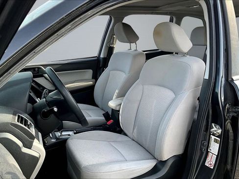 Used 2018 Subaru Forester 2.5i Premium w/ All-Weather Package AWD/4WD image 17