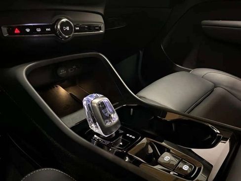 Used 2025 Volvo XC40 B5 Plus image 50