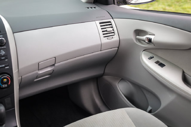 Used 2010 Toyota Corolla LE FWD image 24