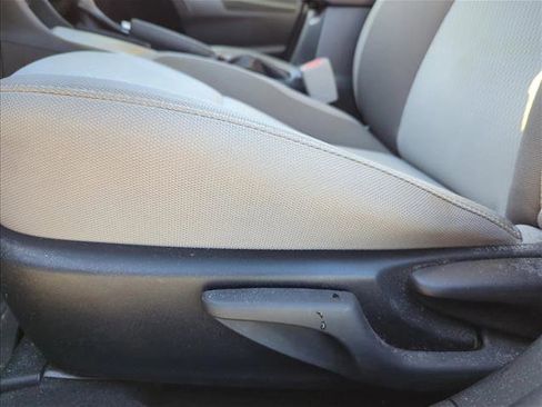 Used 2019 Toyota Corolla LE image 11