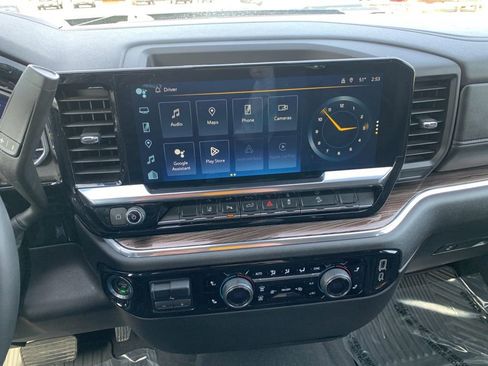 Used 2024 Chevrolet Silverado 2500 LT w/ Midnight Edition image 19