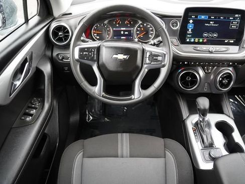 Used 2025 Chevrolet Blazer LT AWD/4WD image 18