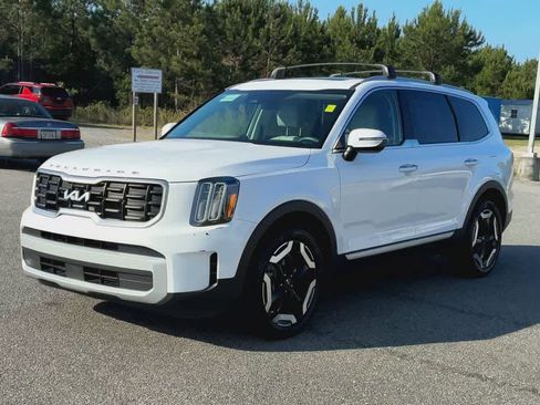 Used 2025 Kia Telluride S FWD image 4