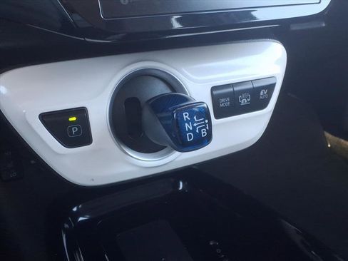 Certified 2018 Toyota Prius Prime Advanced image 23