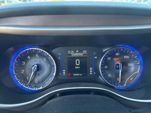 Used 2021 Chrysler Voyager L image 22