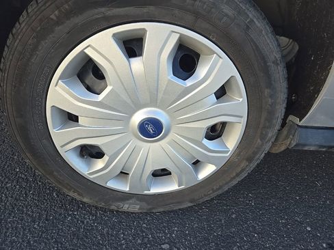 Used 2022 Ford Transit Connect XLT image 36