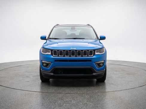 Used 2025 Jeep Compass Limited AWD/4WD image 2