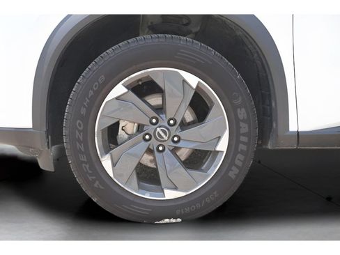 Used 2024 Nissan Rogue SV FWD image 39
