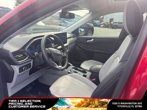 Used 2026 Ford Escape SE w/ PHEV Premium Package FWD image 4