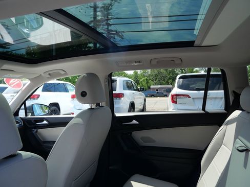 Used 2019 Volkswagen Tiguan SE w/ Panoramic Sunroof Package AWD/4WD image 20
