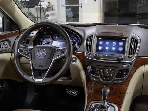 Used 2015 Buick Regal Premium w/ Experience Buick Package image 11