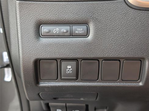 Used 2018 Nissan Murano SV AWD/4WD image 19