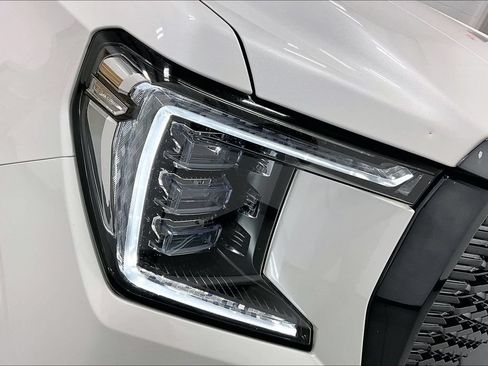 Used 2023 GMC Yukon XL Denali Ultimate AWD/4WD image 37