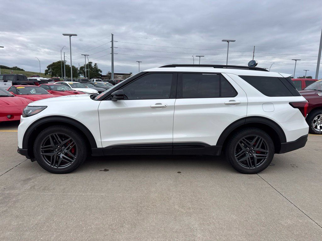 Used 2025 Ford Explorer ST AWD/4WD image 27