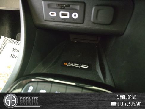 Used 2021 Buick Encore GX Essence w/ Advanced Technology Package AWD/4WD image 35
