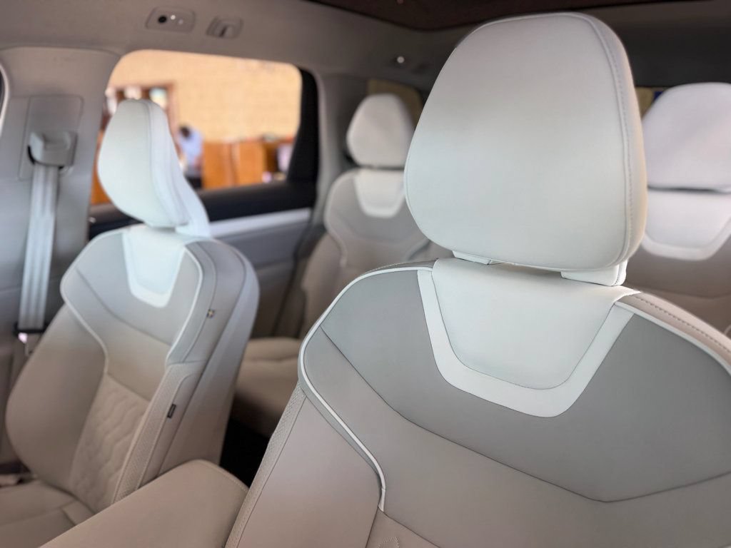 Used 2025 Volvo EX90 Ultra AWD/4WD image 19