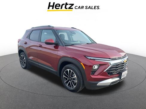 Used 2025 Chevrolet TrailBlazer LT image 1