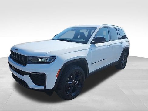 New 2026 Jeep Grand Cherokee Limited w/ Limited Altitude Package AWD/4WD image 18