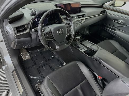 Used 2019 Lexus ES 300h image 9