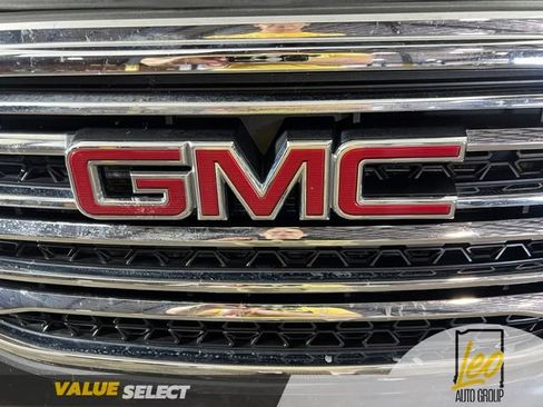 Used 2017 GMC Acadia SLT FWD image 9