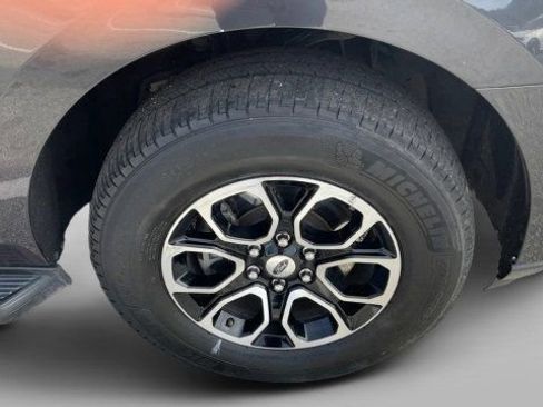 Used 2024 Ford Expedition Max XLT image 23