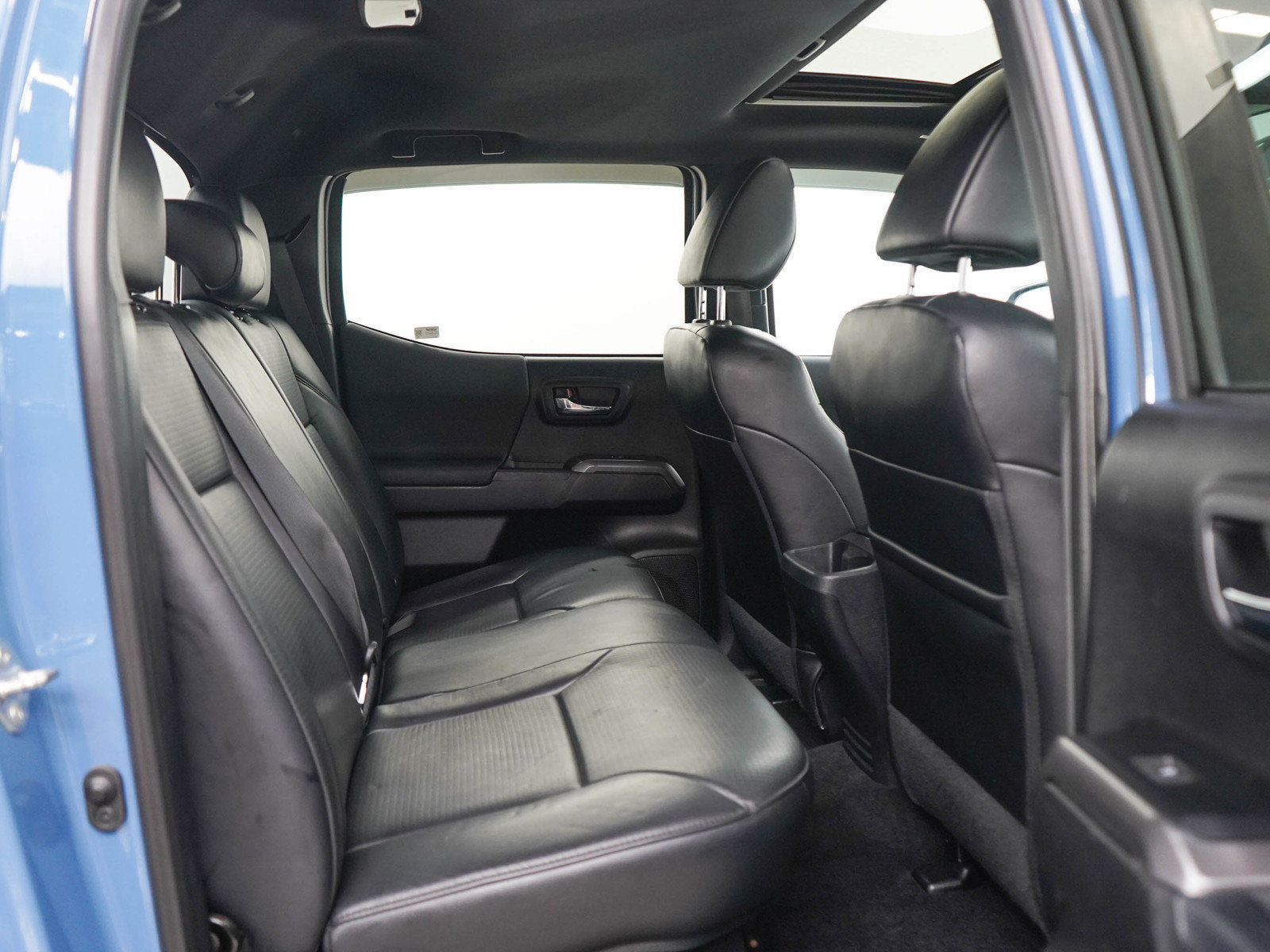 Used 2019 Toyota Tacoma TRD Sport AWD/4WD image 12