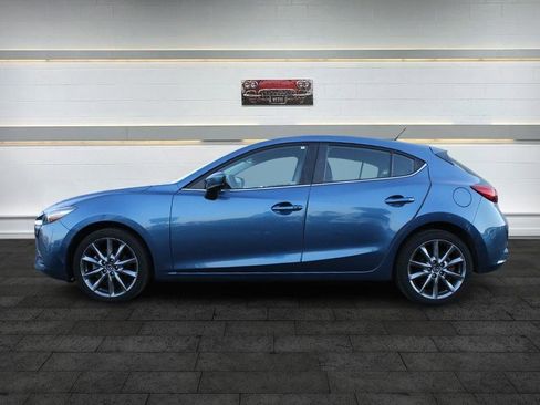 Used 2018 MAZDA MAZDA3 Touring image 4