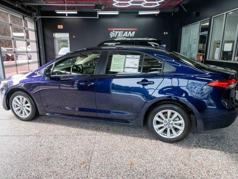 Certified 2024 Toyota Corolla LE w/ LE Convenience Package image 3