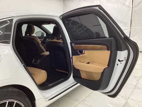 Used 2018 Volvo S90 T6 Inscription image 23