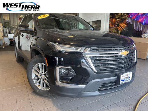 Used 2023 Chevrolet Traverse LT AWD/4WD image 1