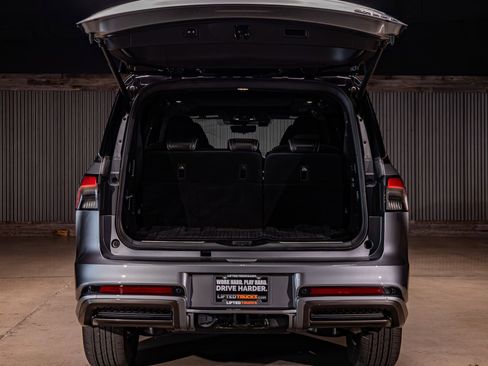 Used 2025 INFINITI QX80 Autograph image 8